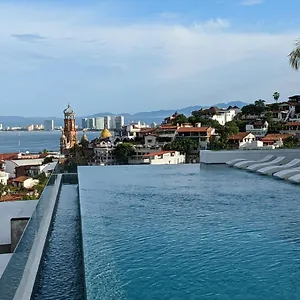 Apartment Romantic With Stunning Rooftop Pool And Jacuzzi In Pv By Alterhome, Puerto Vallarta